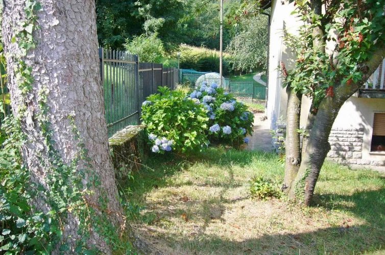 Singola, con 2 appartamenti Bedulita