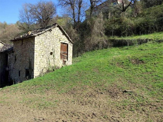 Rustico completamente da ristrutturare