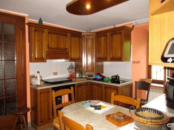 PORZIONE DI CASA indipendente con giardino privato Capizzone