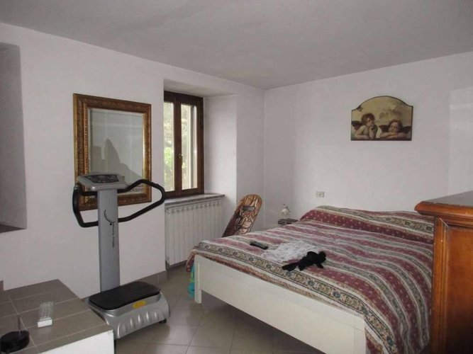 PORZIONE DI CASA indipendente con giardino privato Capizzone