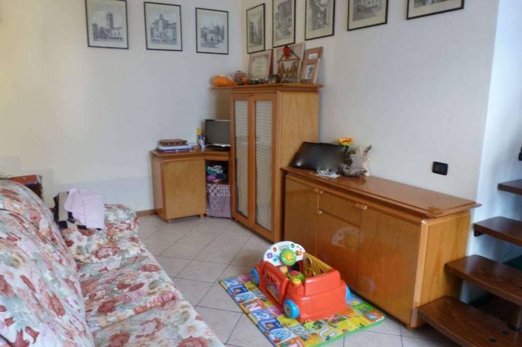 BILOCALE in duplex, all'ultimo piano Valbrembo