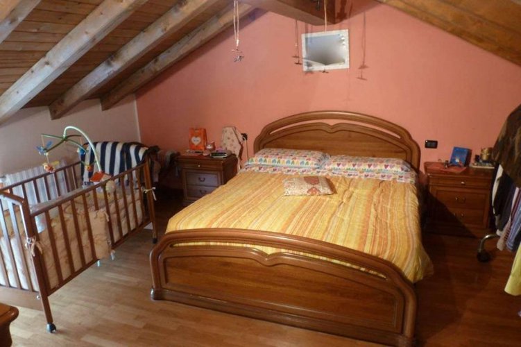 BILOCALE in duplex, all'ultimo piano Valbrembo