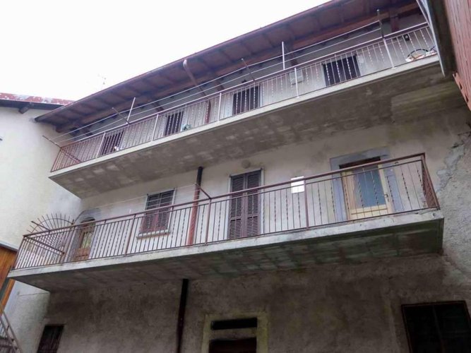 PORZIONE DI CASA da ristrutturare