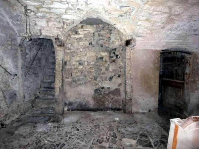 PORZIONE DI CASA da ristrutturare Locatello