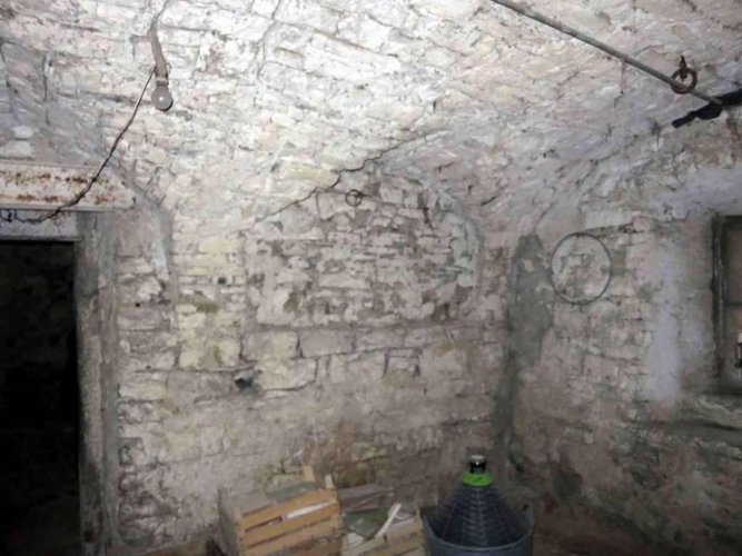 PORZIONE DI CASA da ristrutturare Locatello