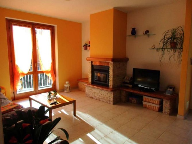 VILLA SINGOLA con 2.000 mq di giardino