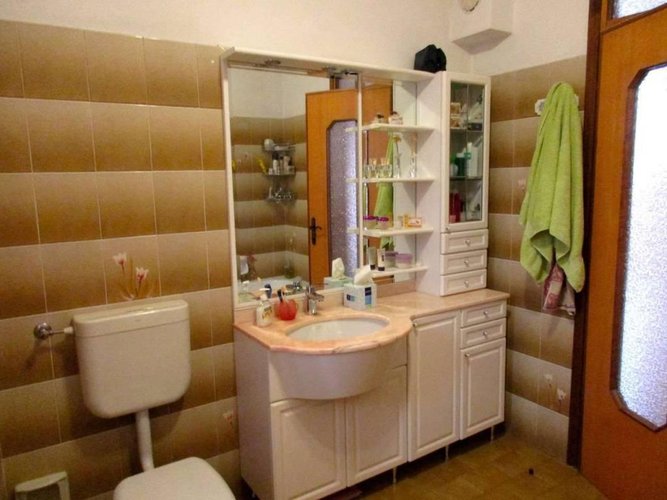 VILLA SINGOLA con 2.000 mq di giardino Berbenno