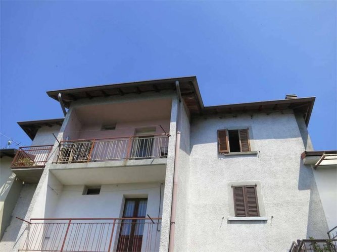 BERBENNO Mono / bilocale ultimo piano da ristrutt.