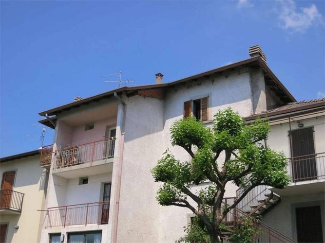 BERBENNO Mono / bilocale ultimo piano da ristrutt. Berbenno