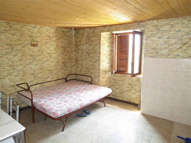 BERBENNO Mono / bilocale ultimo piano da ristrutt. Berbenno