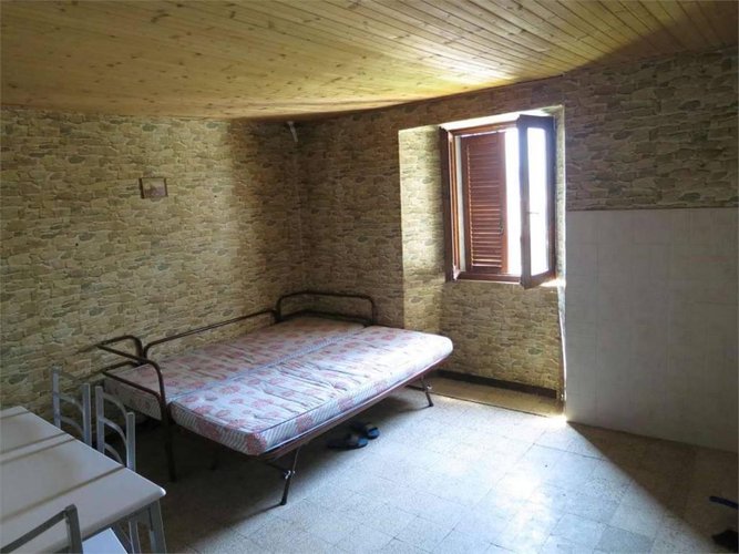 BERBENNO Mono / bilocale ultimo piano da ristrutt. Berbenno