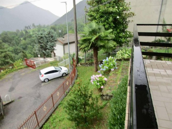 Bilocale con studiolo, giardino, posto auto Bedulita