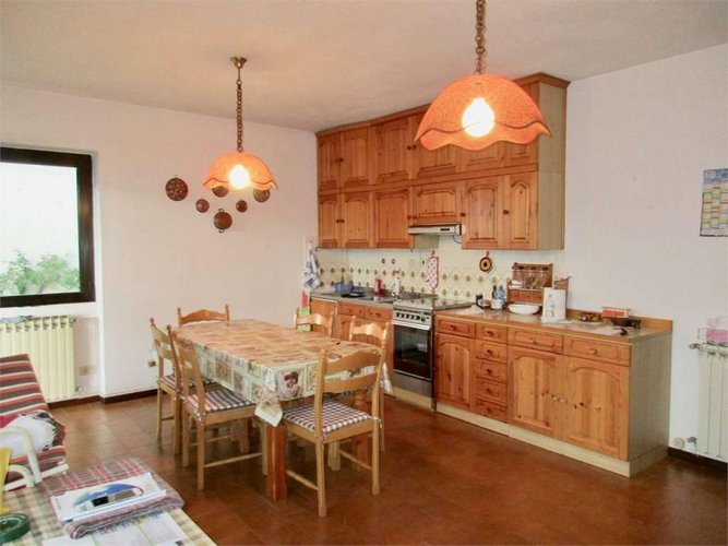 Bilocale con studiolo, giardino, posto auto Bedulita