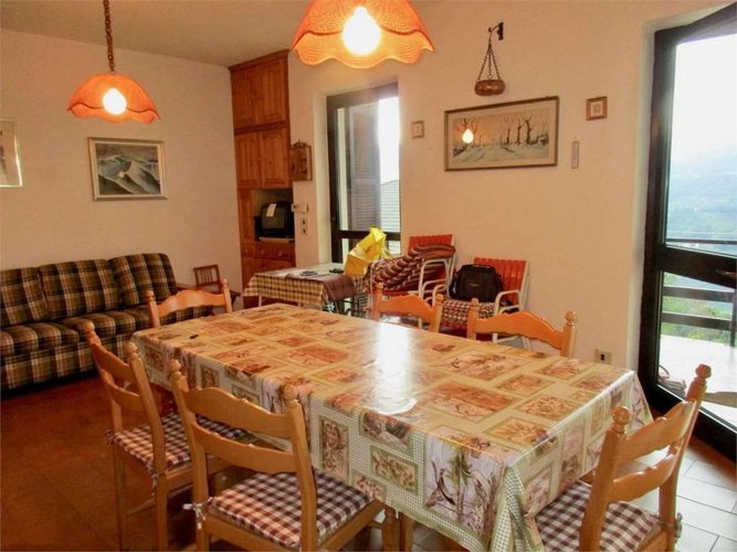 Bilocale con studiolo, giardino, posto auto Bedulita