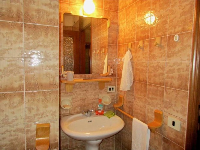 Bilocale con studiolo, giardino, posto auto Bedulita