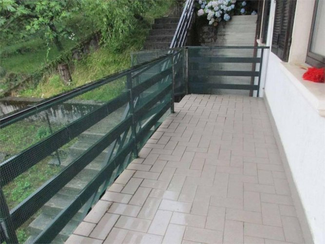 Bilocale con studiolo, giardino, posto auto Bedulita