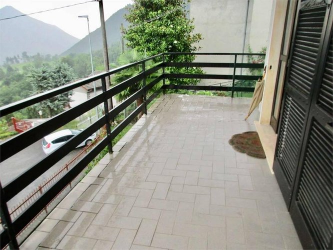 Bilocale con studiolo, giardino, posto auto Bedulita