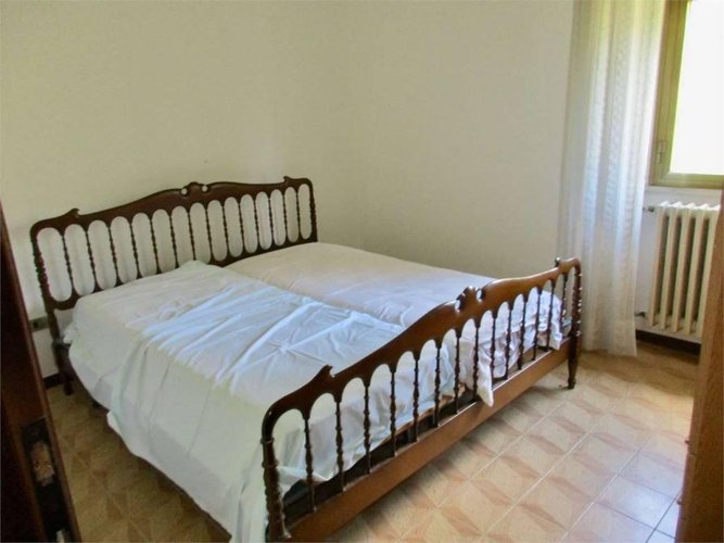 CASA SINGOLA con terreno di mq. 3000 Berbenno