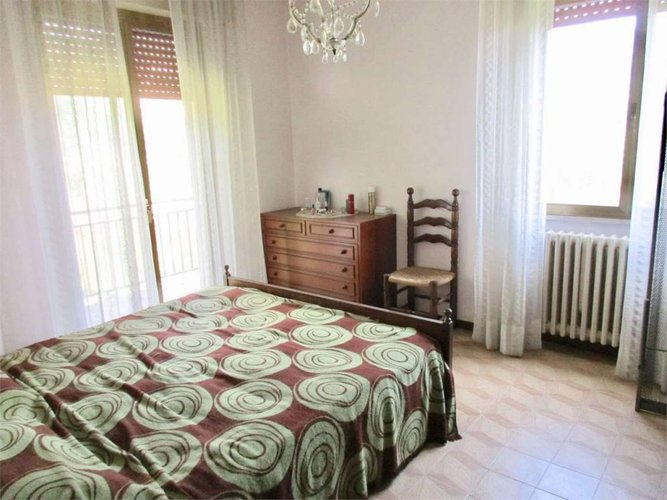 CASA SINGOLA con terreno di mq. 3000 Berbenno