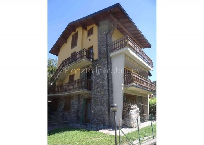 TRILOCALE con TERRAZZO e GIARDINETTO privato