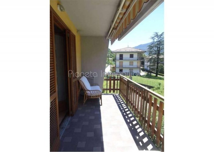 TRILOCALE con TERRAZZO e GIARDINETTO privato Corna Imagna