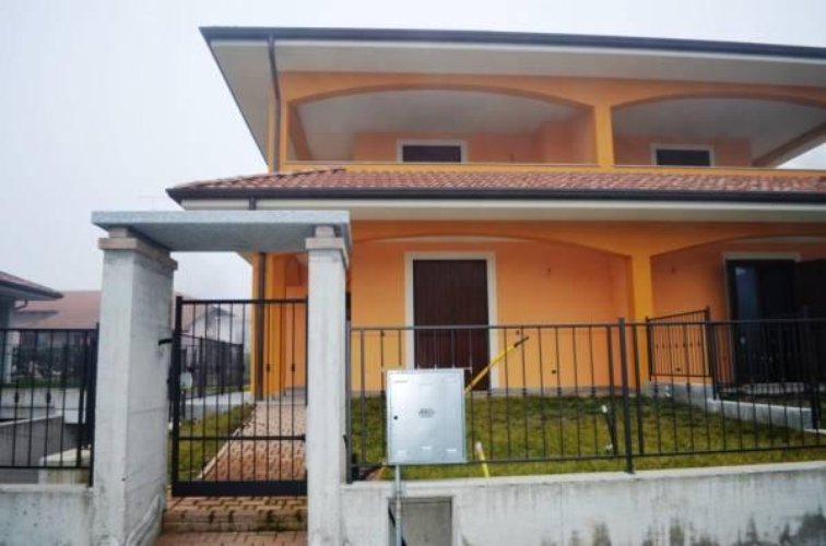 Varallo Pombia (NO) - Ville a schiera Varallo Pombia