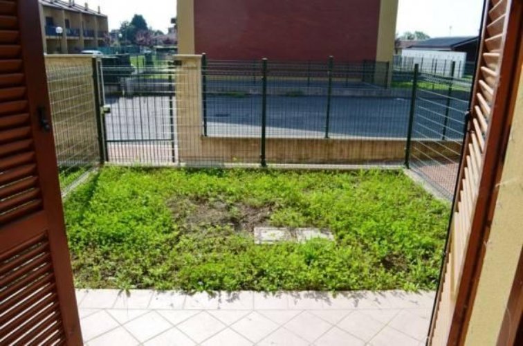 Varallo Pombia (NO)  Appartamento bilocale con giardino Varallo Pombia