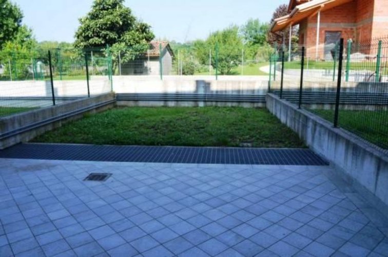 Varallo Pombia (NO)  Appartamento bilocale con giardino Varallo Pombia