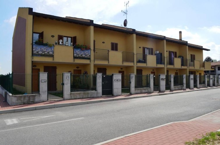 Varallo Pombia (NO)  Appartamento trilocale duplex Varallo Pombia