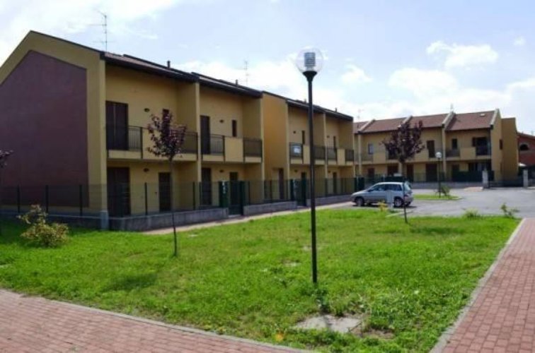 Varallo Pombia (NO)  Appartamenti bilocali duplex
