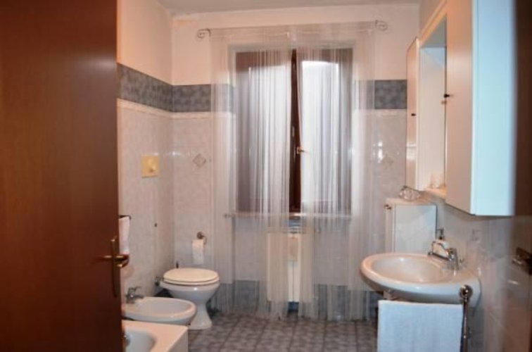 Pombia (NO)  Suggestivo appartamento quadrilocale su due livelli Pombia