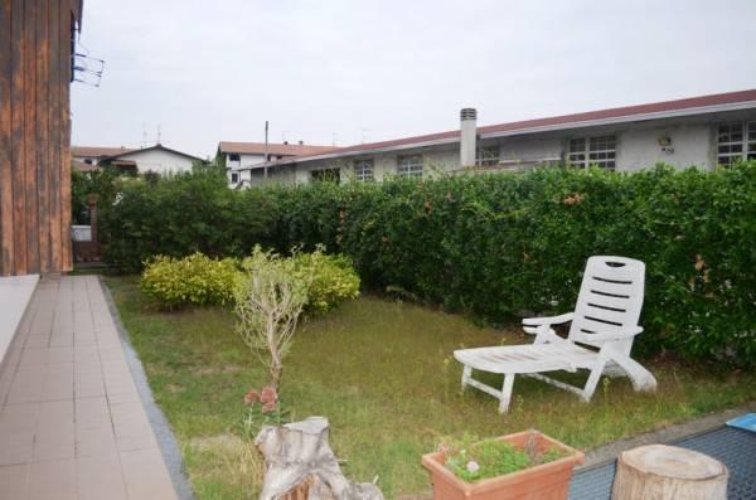 Pombia (NO)  Suggestivo appartamento quadrilocale su due livelli Pombia