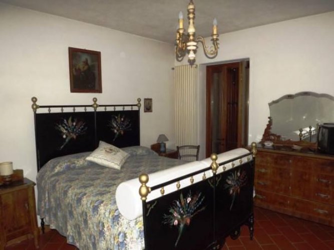 Sesto Calende (VA) - Splendida porzione di cascina di tipo lombardo completamente ristrutturata Sesto calende