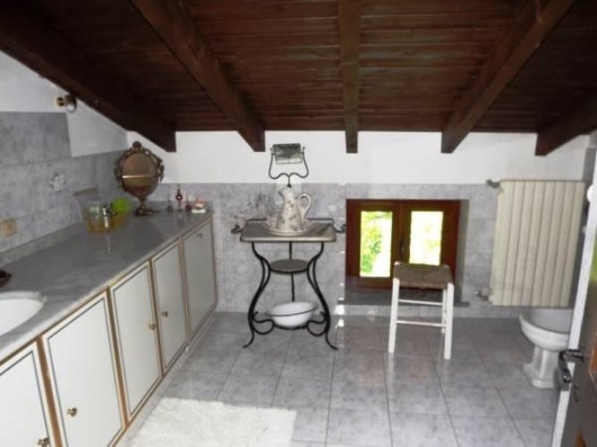 Sesto Calende (VA) - Splendida porzione di cascina di tipo lombardo completamente ristrutturata Sesto calende