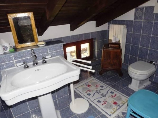 Sesto Calende (VA) - Splendida porzione di cascina di tipo lombardo completamente ristrutturata Sesto calende