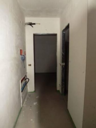 Sesto Calende (VA) - loc. Lisanza. - Appartamento trilocale con giardino Sesto calende