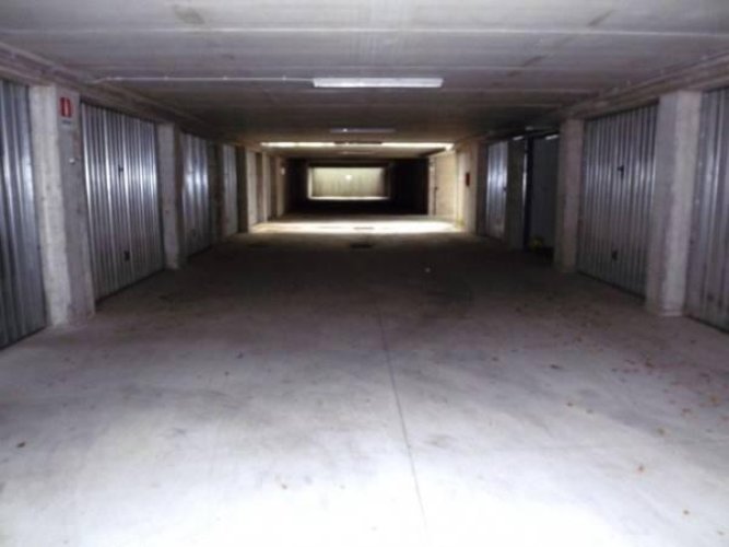 Sesto Calende (VA) - loc. Lisanza. - Appartamento trilocale con giardino Sesto calende