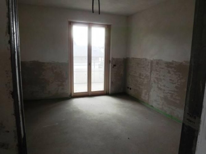 Sesto Calende (VA) - loc. Lisanza. Appartamento trilocale Sesto calende