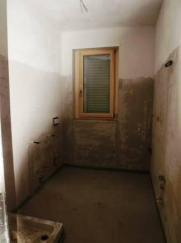 Sesto Calende (VA) - loc. Lisanza. Appartamento trilocale Sesto calende