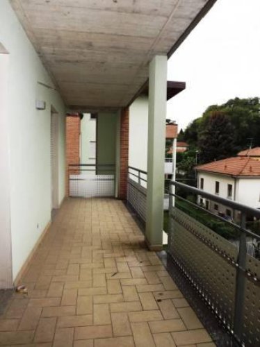 Sesto Calende (VA) - loc. Lisanza. Appartamento trilocale Sesto calende