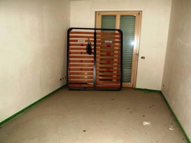 Sesto Calende (VA) - loc. Lisanza. Appartamento trilocale Sesto calende