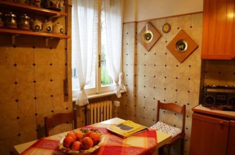 Arona (NO)  Elegante e spazioso appartamento quadrilocale Arona