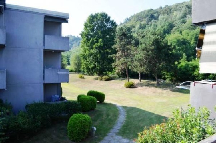 Sesto Calende (VA) - Ampio bilocale trasformabile in trilocale, immerso nel verde Sesto calende