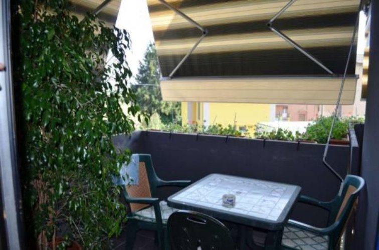 Sesto Calende (VA) - Ampio bilocale trasformabile in trilocale, immerso nel verde Sesto calende