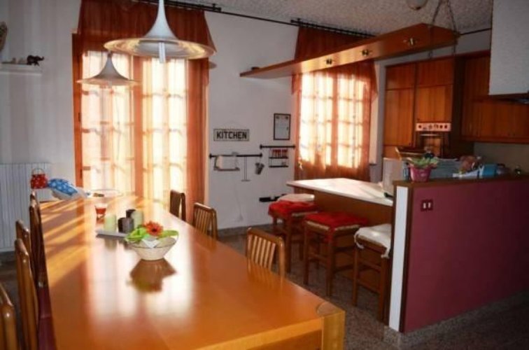 Gallarate (VA) loc. Caiello  Ampia e comoda villa singola Gallarate