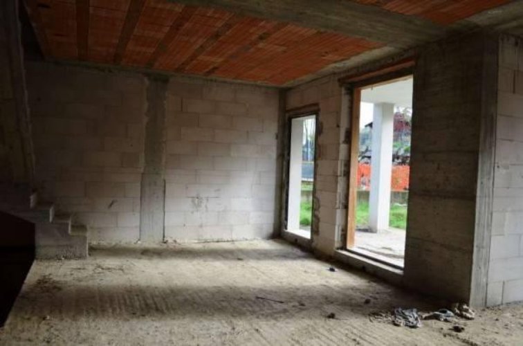 Divignano (NO)  Ultima villa singola in corso di costruzione Divignano