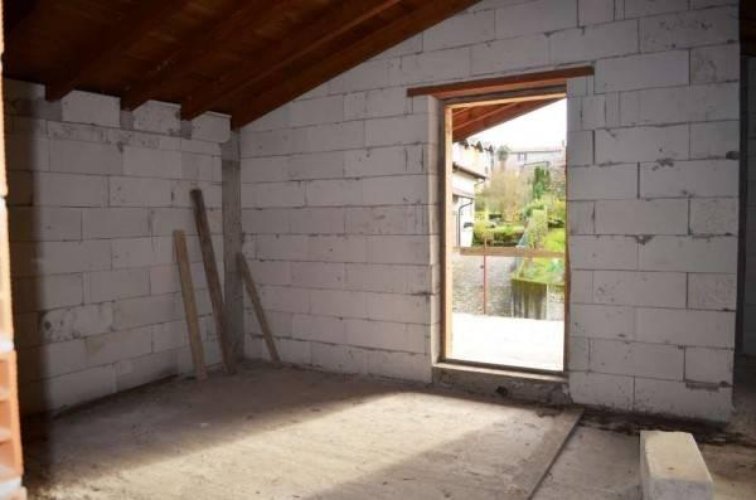 Divignano (NO)  Ultima villa singola in corso di costruzione Divignano