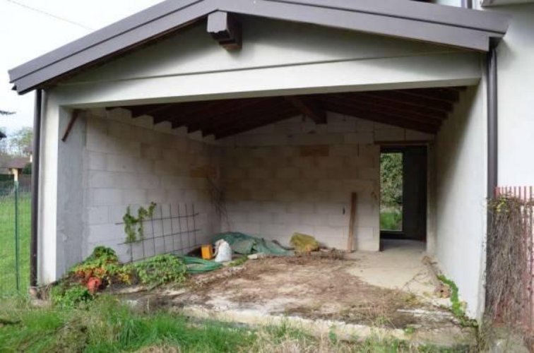 Divignano (NO)  Ultima villa singola in corso di costruzione Divignano