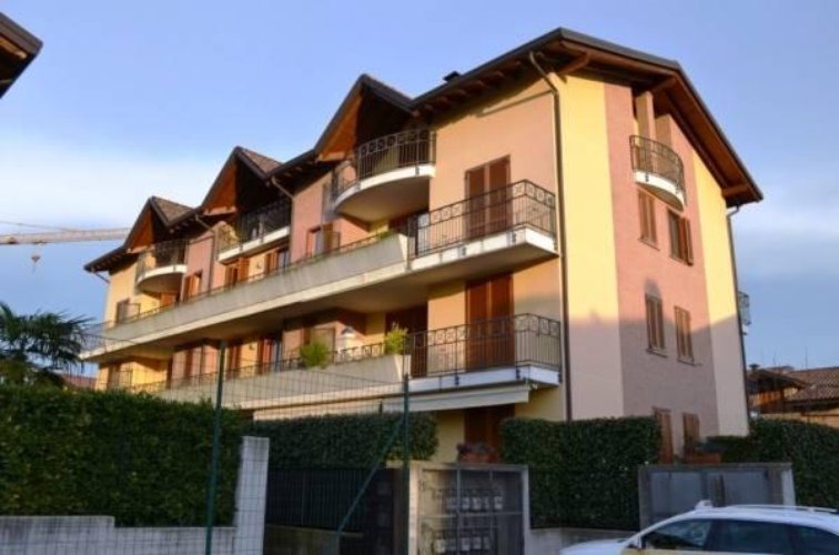 Golasecca (VA)  Comodo appartamento trilocale di recente costruzione