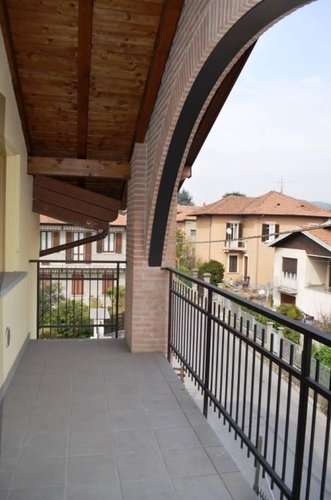 Sesto Calende (VA)  Appartamento trilocale mansardato Sesto calende